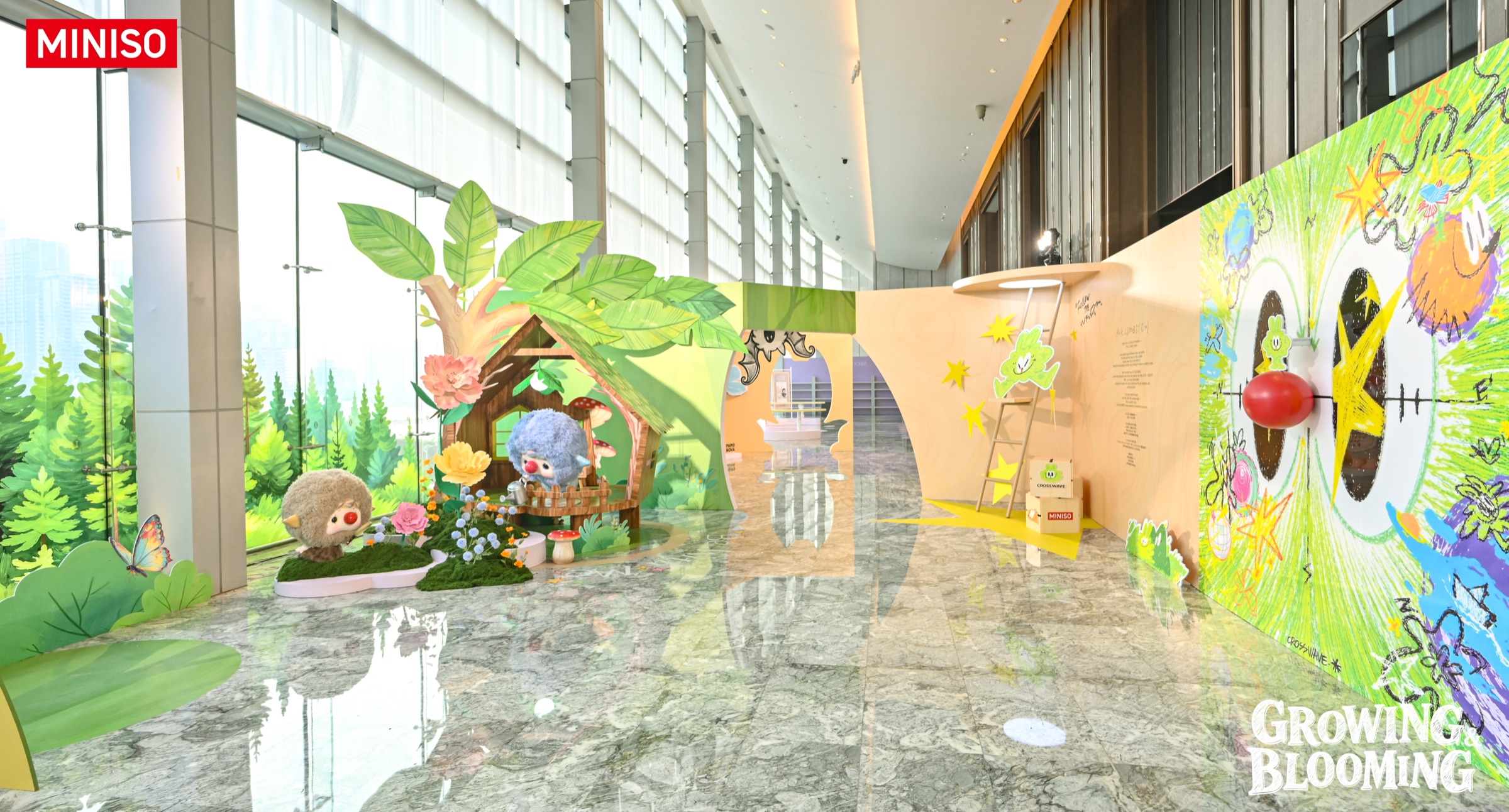 名创优品 IP 画廊整体空间